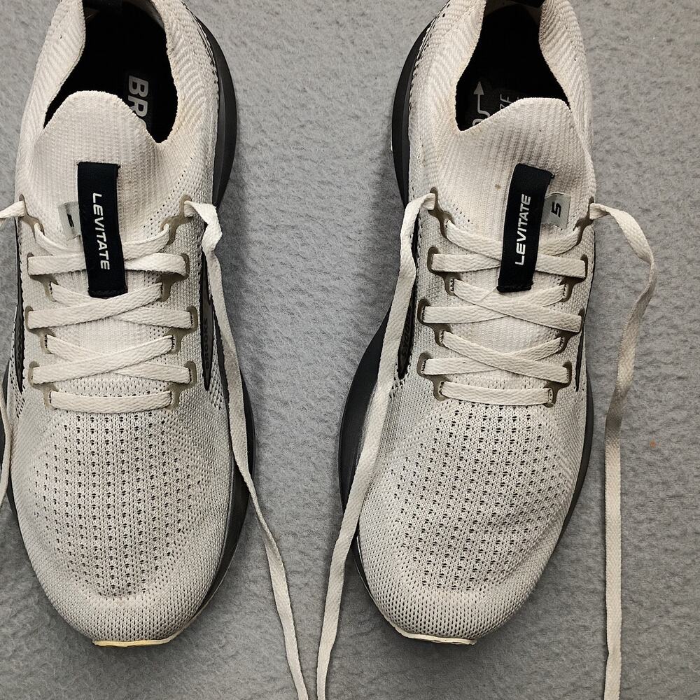 Brooks Levitate StealthFit 5 White Running Shoes Womens Size 9 Athletic Gym - Picture 2 of 6